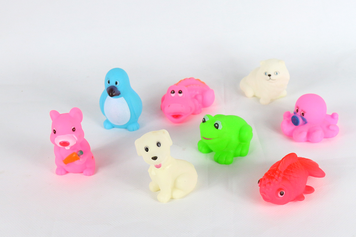 产品名称:搪塑动物/八只庄 产品型号:8524 产品包装:pvc卡袋 装箱数量