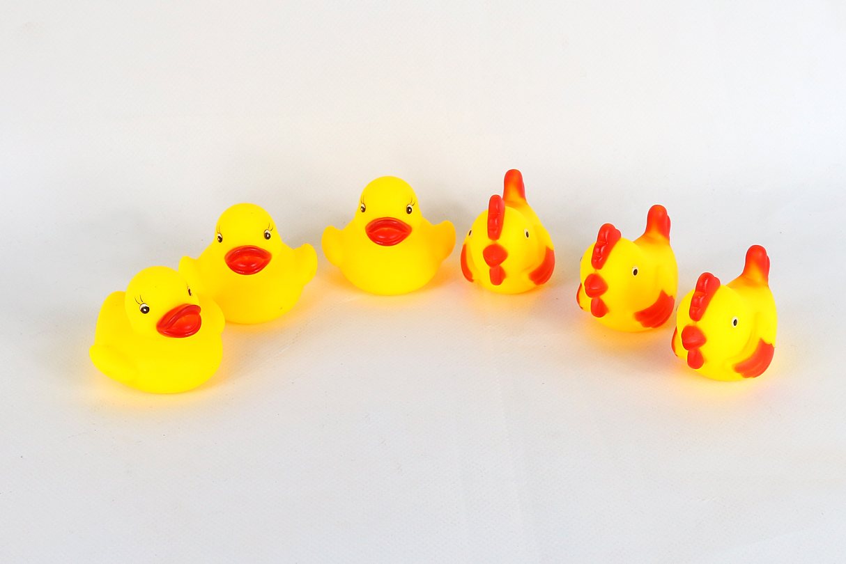 产品名称:搪塑鸡鸭仔/六只庄 产品型号:238 产品包装:pvc卡袋 装箱